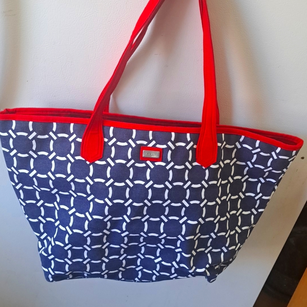 A cute shoulder bag!
